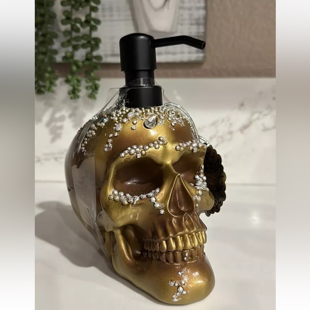 Decorative Gold Skull Soap Lotion Pump Dispenser